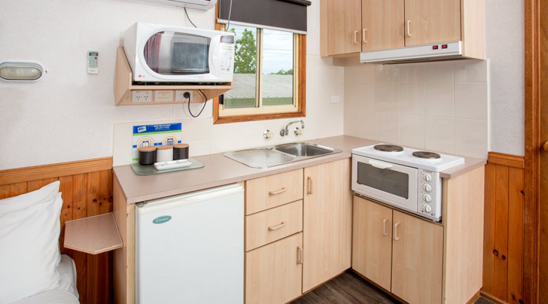 BIG4 Melbourne Accommodation One Bedroom Cabin 4 berth 900px 03