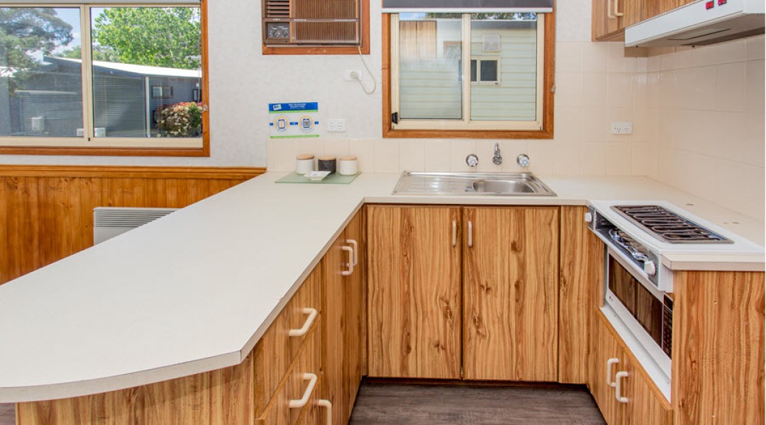 BIG4 Melbourne Accommodation Two Bedroom Holiday Unit 6 berth 900px 04