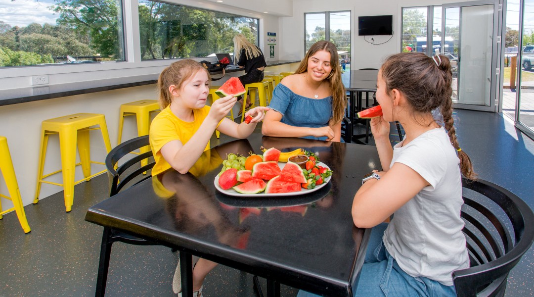 BIG4 Melbourne Camp Kitchen 3000px 08