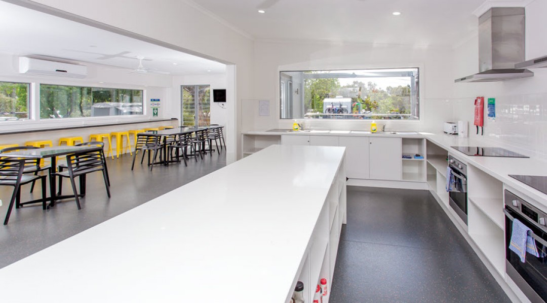 BIG4 Melbourne Camp Kitchen 900px 10